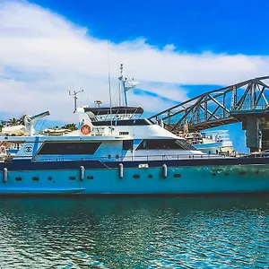 Motor Yacht Boatel Botel Barcelona